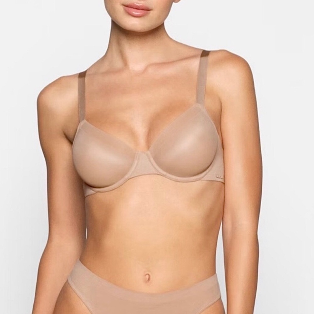 SKIMS No Show Bra Molded Demi Bra Size 32A Color Sand • NEW WITH TAGS •